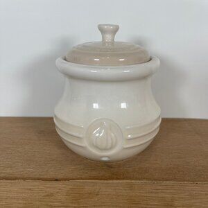 Le Creuset Garlic Keeper Jar Meringue Stoneware 14oz New